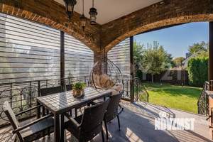 Дом 432м², 3-этажный, участок 10 сот.  