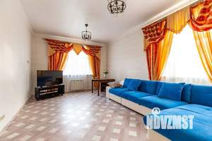 Коттедж 274м², 3-этажный, участок 6 сот.  