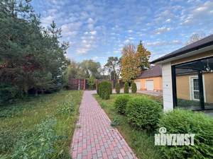 Дом 571м², 2-этажный, участок 32 сот.  