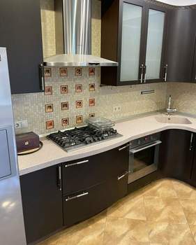 Дом 302м&sup2;, 3-этажный, участок 7 сот.  