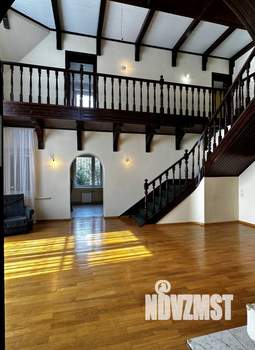 Дом 301м², 3-этажный, участок 12 сот.  