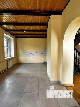 Дом 301м², 3-этажный, участок 12 сот.  