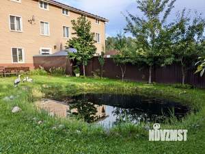 Таунхаус 200м², 3-этажный, участок 8 сот.  