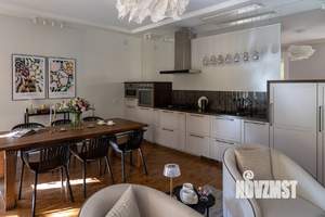 Коттедж 306м², 2-этажный, участок 15 сот.  