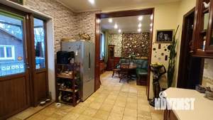 Дом 200м², 2-этажный, участок 10 сот.  