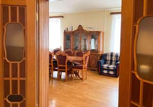 Дом 500м&sup2;, 2-этажный, участок 20 сот.  