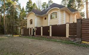 Дом 440м², 3-этажный, участок 10 сот.  