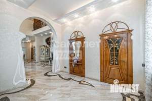 Коттедж 630м², 3-этажный, участок 10 сот.  