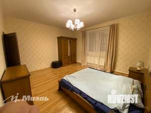 Дом 198м&sup2;, 2-этажный, участок 9 сот.  