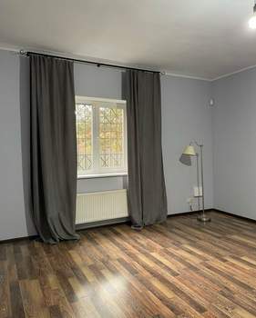 Дом 302м&sup2;, 3-этажный, участок 7 сот.  