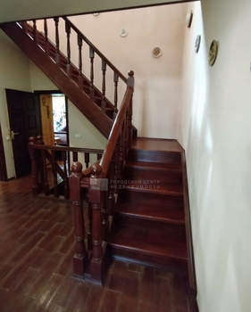 Дом 340м², 3-этажный, участок 14 сот.  