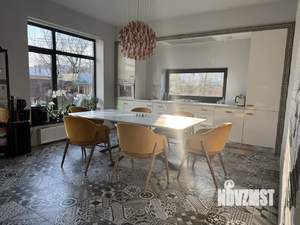 Дом 243м², 3-этажный, участок 8 сот.  