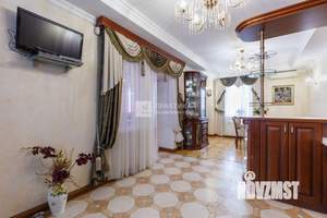 Дом 277м&sup2;, 4-этажный, участок 9 сот.  