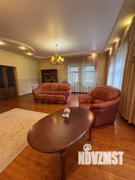 Дом 462м², 3-этажный, участок 18 сот.  