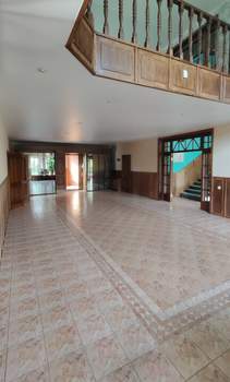 Дом 650м², 3-этажный, участок 23 сот.  