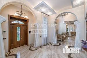 Коттедж 630м², 3-этажный, участок 10 сот.  