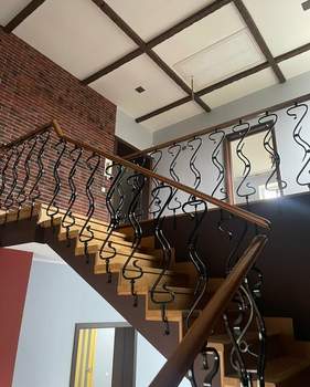 Дом 302м&sup2;, 3-этажный, участок 7 сот.  