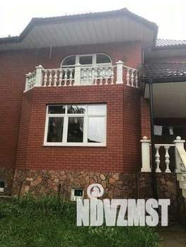 Коттедж 350м², 3-этажный, участок 12 сот.  