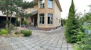 Дом 302м&sup2;, 3-этажный, участок 7 сот.  