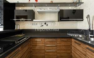 Дом 630м², 3-этажный, участок 10 сот.  