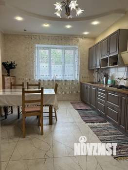 Дом 243м², 2-этажный, участок 15 сот.  