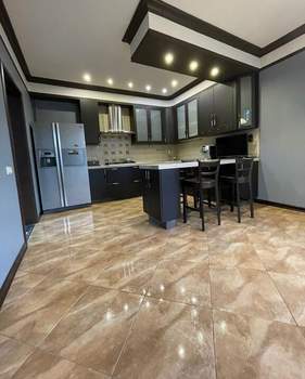 Дом 302м&sup2;, 3-этажный, участок 7 сот.  