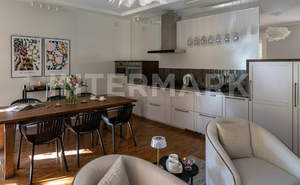 Дом 306м², 2-этажный, участок 15 сот.  