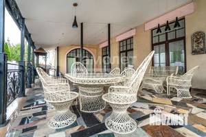 Коттедж 630м², 3-этажный, участок 10 сот.  