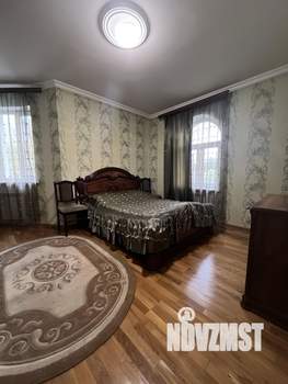 Дом 350м², 3-этажный, участок 10 сот.  