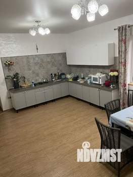 Дом 220м², 2-этажный, участок 10 сот.  