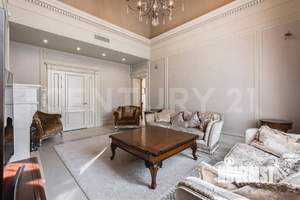 Дом 432м², 3-этажный, участок 10 сот.  