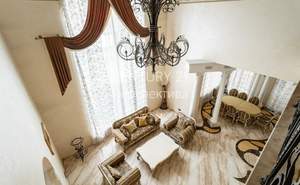 Дом 630м², 3-этажный, участок 10 сот.  