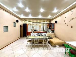 Дом 275м², 2-этажный, участок 7 сот.  