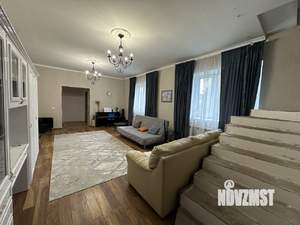 Дом 243м², 2-этажный, участок 15 сот.  