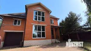 Дом 199м², 2-этажный, участок 10 сот.  