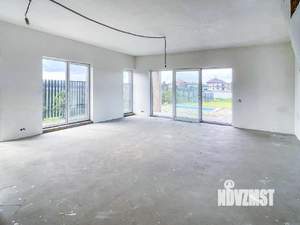 Дом 200м&sup2;, 2-этажный, участок 15 сот.  