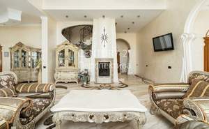 Дом 630м², 3-этажный, участок 10 сот.  