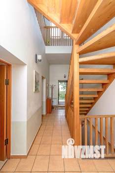 Дом 216м², 2-этажный, участок 6 сот.  