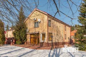 Дом 360м², 3-этажный, участок 10 сот.  