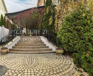 Дом 630м², 3-этажный, участок 10 сот.  