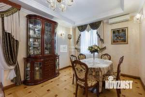 Дом 277м&sup2;, 4-этажный, участок 9 сот.  