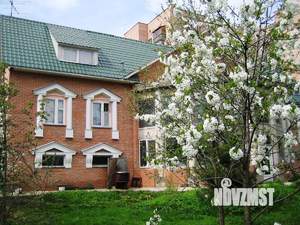 Дом 195м², 3-этажный, участок 10 сот.  