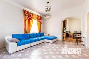 Коттедж 274м², 3-этажный, участок 6 сот.  