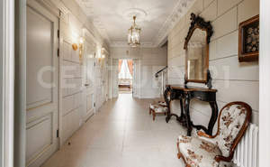 Дом 432м², 3-этажный, участок 10 сот.  