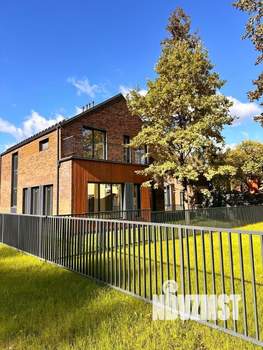 Коттедж 178м&sup2;, 2-этажный, участок 6 сот.  