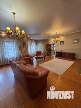 Дом 462м², 3-этажный, участок 18 сот.  