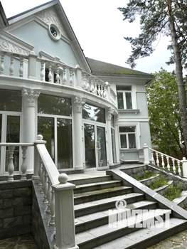 Коттедж 450м², 2-этажный, участок 40 сот.  