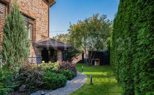 Дом 432м², 3-этажный, участок 10 сот.  