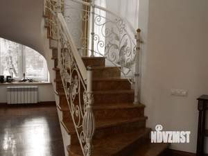 Коттедж 450м², 2-этажный, участок 40 сот.  