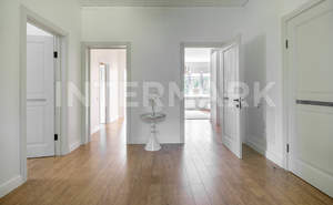 Дом 306м², 2-этажный, участок 15 сот.  